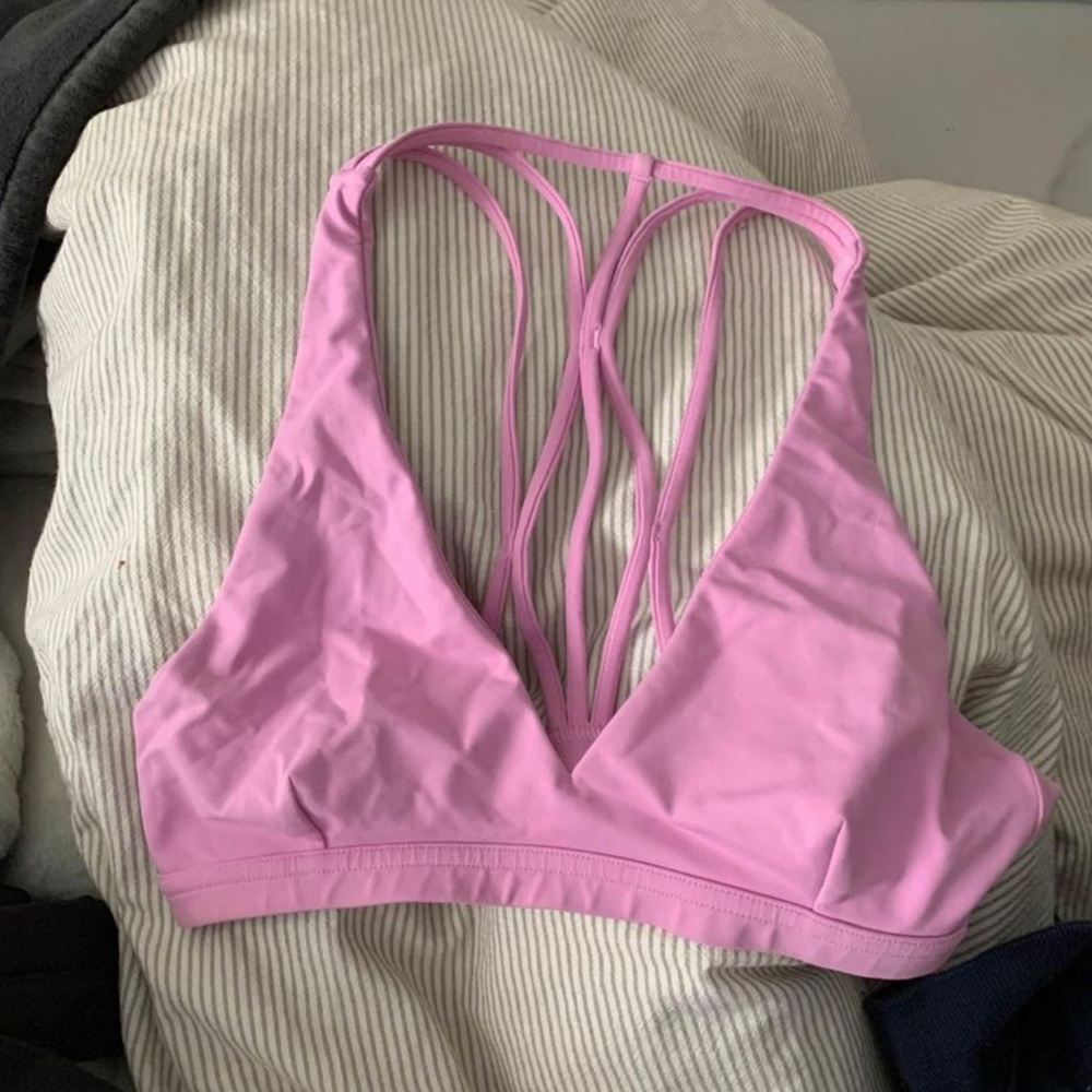 Lululemon sports bra